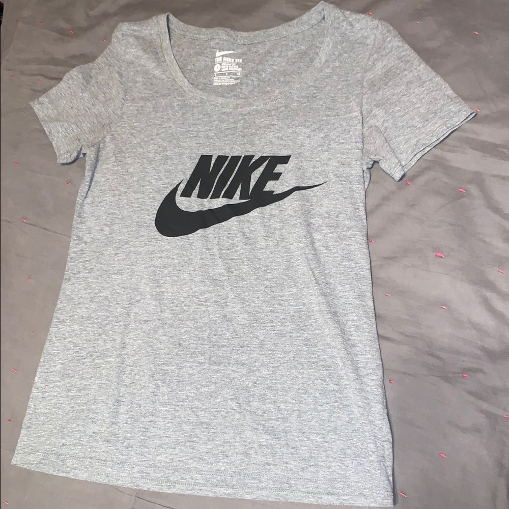 Nike Athletic cut Tee